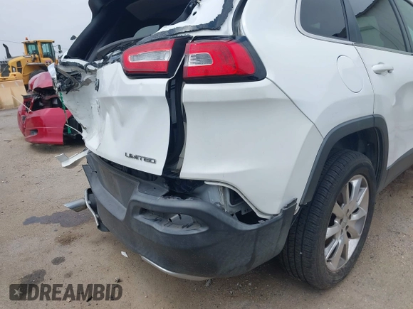 2014 Jeep Cherokee Limited with VIN 1C4PJLDB2EW173127, listed as a IAAI auction lot 42413180 with 107,871 mi miles and . Bid and sale history available at DreamBid. Image 17.