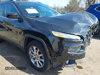 2014 Jeep Cherokee Limited with VIN 1C4PJMDS2EW153305, listed as a IAAI auction lot 41908007 with 88,015 mi miles. Bid and sale history available at carsss.com. Image 20.