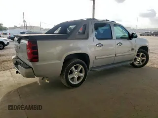 2011 Chevrolet Avalanche LT with VIN 3GNMCFE09BG408510, listed as a Copart auction lot 56491635 with 220,015 mi miles and Clean title. Bid and sale history available at DreamBid. Image 3.