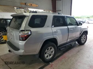 2023 Toyota 4Runner SR5 z VIN JTEMU5JR0P6106886, wystawiony jako Copart lot #61213595 z przebiegiem 30 183 mil mil oraz Szkoda całkowita • Salvage title. Historia ofert i sprzedaży dostępna na DreamBid. Obrazek 3.
