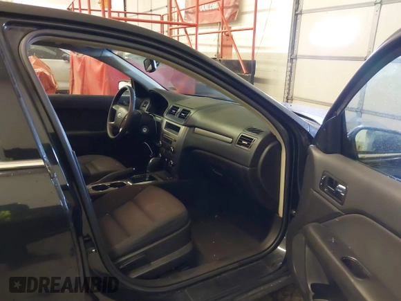 2010 Ford Fusion SE with VIN 3FAHP0HA3AR169898, listed as a IAAI auction lot 41033517 with 194,856 mi miles. Bid and sale history available at carsss.com. Image 5.