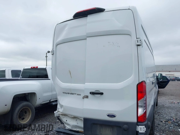 2020 Ford Transit Cargo z VIN 1FTBR3X87LKB51535, wystawiony jako IAAI lot #42382139 z przebiegiem 434 594 mil mil oraz . Historia ofert i sprzedaży dostępna na DreamBid. Obrazek 16.