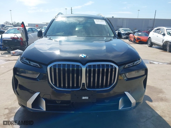 2025 BMW X7 xDrive40i with VIN 5UX23EM01S9X70776, listed as a IAAI auction lot 41653829 with 3,005 mi miles. Bid and sale history available at carsss.com. Image 12.