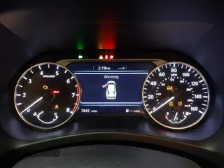 2024 Nissan Sentra SV z VIN 3N1AB8CV5RY260498, wystawiony jako IAAI lot #42255548 z przebiegiem 7842 mil mil oraz . Historia ofert i sprzedaży dostępna na DreamBid. Obrazek 7.