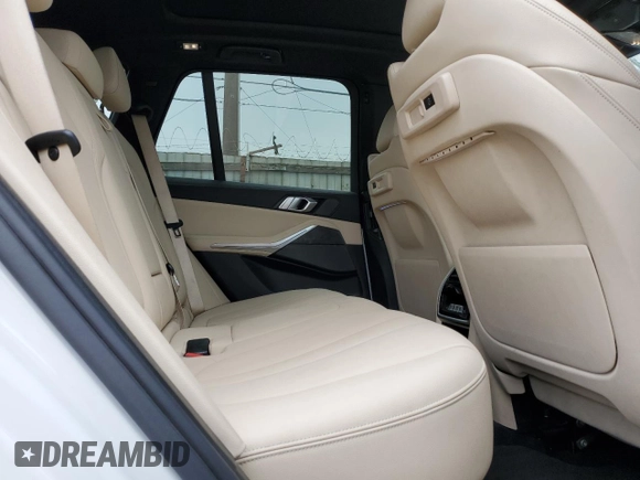 2020 BMW X5 xDrive40i z VIN 5UXCR6C02L9C46986, wystawiony jako Copart lot #59624005 z przebiegiem Nie podano mil oraz Szkoda całkowita • Salvage title. Historia ofert i sprzedaży dostępna na DreamBid. Obrazek 11.