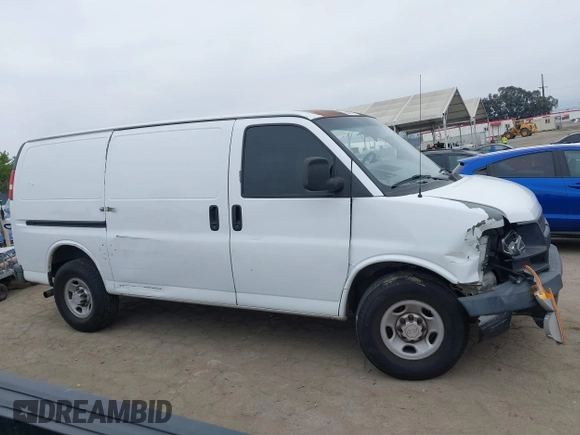 2007 Chevrolet Express Cargo Van with VIN 1GCGG25V471101377, listed as a IAAI auction lot 42105592 with 191,503 mi miles. Bid and sale history available at carsss.com. Image 13.