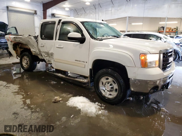2009 GMC Sierra 2500HD SLT z VIN 1GTHK63K99F116837, wystawiony jako Copart lot #42639705 z przebiegiem 253 632 mil mil oraz Szkoda całkowita • Salvage title. Historia ofert i sprzedaży dostępna na DreamBid. Obrazek 4.