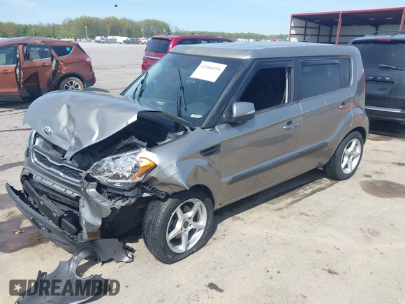 2013 Kia Soul + z VIN KNDJT2A63D7607176, wystawiony jako IAAI lot #42106454 z przebiegiem 130 814 mil mil oraz . Historia ofert i sprzedaży dostępna na DreamBid. Obrazek 18.