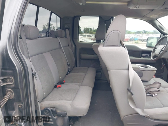 2004 Ford F-150 XLT z VIN 1FTPX145X4NB48672, wystawiony jako IAAI lot #42497529 z przebiegiem 178 758 mil mil oraz . Historia ofert i sprzedaży dostępna na DreamBid. Obrazek 8.