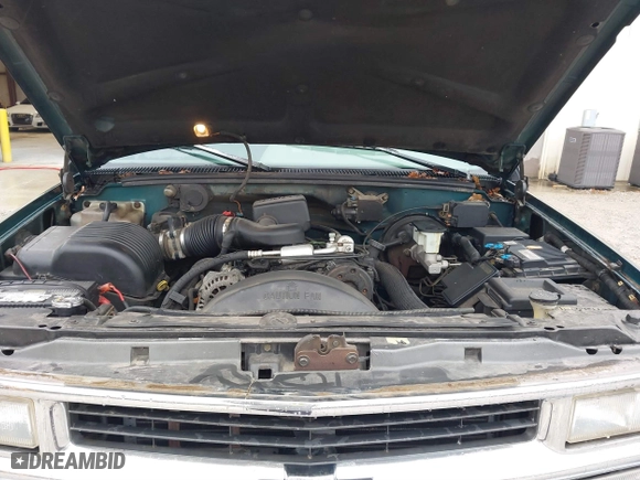 1996 Chevrolet Tahoe with VIN 1GNEK13R1TJ388054, listed as a IAAI auction lot 41368047 with 155,138 mi miles. Bid and sale history available at carsss.com. Image 10.