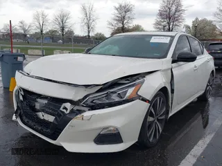 2019 Nissan Altima SR with VIN 1N4BL4CV4KN319945, listed as a IAAI auction lot 41953274 with 131,402 mi miles and . Bid and sale history available at carsss.com. Image 17.