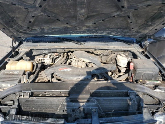 2003 Chevrolet Suburban Z71 with VIN 3GNFK16Z83G180173, listed as a Copart auction lot 70469314 with 189,409 mi miles and Salvage Title. Bid and sale history available at carsss.com. Image 13.
