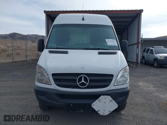 2011 Mercedes-Benz Sprinter Cargo with VIN WD3PE8CB4B5595009, listed as a IAAI auction lot 41791413 with 353,189 mi miles. Bid and sale history available at carsss.com. Image 6.