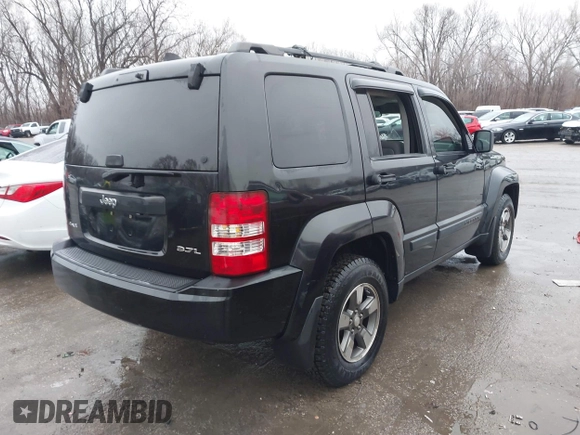 2008 Jeep Liberty Sport z VIN 1J8GN28KX8W187590, wystawiony jako IAAI lot #41440916 z przebiegiem 168 798 mil mil oraz . Historia ofert i sprzedaży dostępna na DreamBid. Obrazek 4.