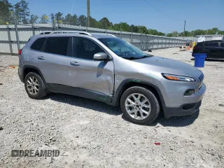 2018 Jeep Cherokee Latitude with VIN 1C4PJLCB2JD540602, listed as a Copart auction lot 52981495 with 113,165 mi miles and Salvage Title. Bid and sale history available at carsss.com. Image 4.