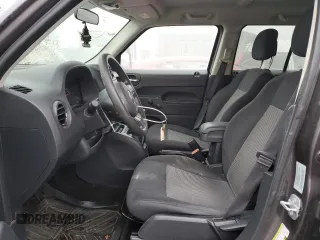 2015 Jeep Patriot Altitude with VIN 1C4NJPBA1FD400328, listed as a Copart auction lot 45760555 with 112,577 mi miles and Clean title. Bid and sale history available at DreamBid. Image 7.