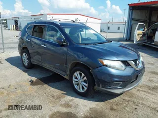 2016 Nissan Rogue SV z VIN KNMAT2MV5GP610247, wystawiony jako IAAI lot #40370667 z przebiegiem 136 684 mil mil oraz . Historia ofert i sprzedaży dostępna na DreamBid. Obrazek 1.