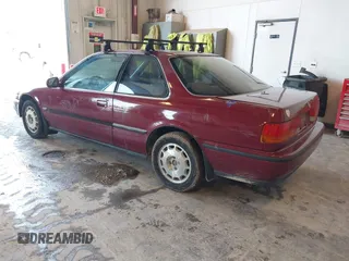 1992 Honda Accord z VIN 1HGCB7252NA025400, wystawiony jako IAAI lot #42438708 z przebiegiem 306 637 mil mil oraz . Historia ofert i sprzedaży dostępna na DreamBid. Obrazek 3.