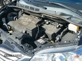 2013 Toyota Sienna XLE AAS z VIN 5TDYK3DC4DS390171, wystawiony jako IAAI lot #42766749 z przebiegiem 111 645 mil mil oraz . Historia ofert i sprzedaży dostępna na DreamBid. Obrazek 20.