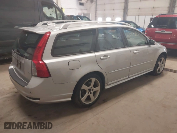 2011 Volvo V50 с VIN YV1672MW8B2597061, выставлен на аукционе IAAI как лот 42083823 с пробегом 164 818 миль миль и . История ставок и продаж доступна на DreamBid. Изображение 4.