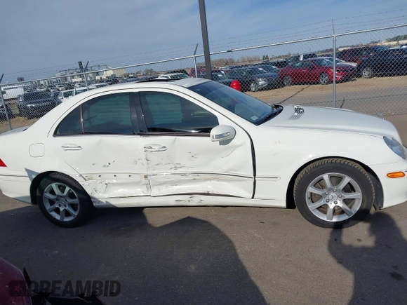 2007 Mercedes-Benz C 280 Luxury z VIN WDBRF54H47A931316, wystawiony jako IAAI lot #42051676 z przebiegiem 109 449 mil mil oraz . Historia ofert i sprzedaży dostępna na DreamBid. Obrazek 13.