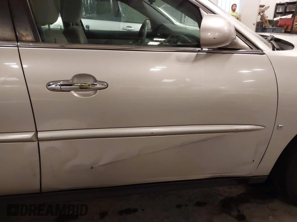 2006 Buick LaCrosse CX with VIN 2G4WC582761198119, listed as a IAAI auction lot 41860492 with 238,445 mi miles. Bid and sale history available at carsss.com. Image 12.