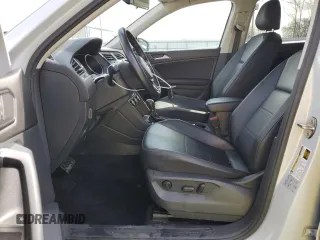 2018 Volkswagen Tiguan SEL with VIN 3VV3B7AXXJM024883, listed as a Copart auction lot 47958265 with 70,020 mi miles and Salvage Title. Bid and sale history available at DreamBid. Image 7.