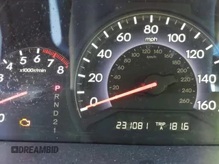 2005 Honda Odyssey EX with VIN 5FNRL38435B417211, listed as a IAAI auction lot 41943118 with 231,081 mi miles. Bid and sale history available at carsss.com. Image 7.