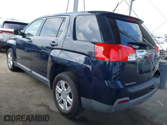 2015 GMC Terrain SLE z VIN 2GKALMEK8F6230077, wystawiony jako IAAI lot #42372634 z przebiegiem 142 231 mil mil oraz . Historia ofert i sprzedaży dostępna na DreamBid. Obrazek 3.