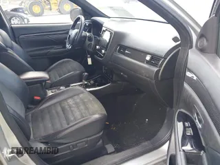 2020 Mitsubishi Outlander ES z VIN JA4AZ3A37LZ042888, wystawiony jako IAAI lot #41474954 z przebiegiem 98 616 mil mil oraz . Historia ofert i sprzedaży dostępna na DreamBid. Obrazek 5.