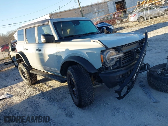 2022 Ford Bronco with VIN 1FMEE5DPXNLB34611, listed as a IAAI auction lot 41667235 with 38,460 mi miles. Bid and sale history available at carsss.com. Image 1.