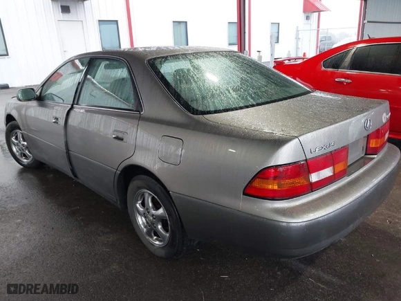 1997 Lexus ES 300 Luxury Sport Sdn with VIN JT8BF22G4V0046594, listed as a IAAI auction lot 41392104 with 244,372 mi miles. Bid and sale history available at carsss.com. Image 3.