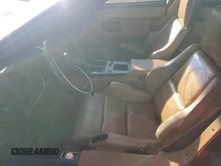 1988 Chevrolet Corvette z VIN 1G1YY2189J5122249, wystawiony jako Copart lot #89153215 z przebiegiem Nie podano mil oraz Szkoda całkowita • Salvage title. Historia ofert i sprzedaży dostępna na DreamBid. Obrazek 7.