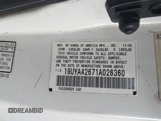 2001 Acura CL Type S with VIN 19UYA42671A026360, listed as a IAAI auction lot 41980371 with 125,699 mi miles. Bid and sale history available at carsss.com. Image 9.