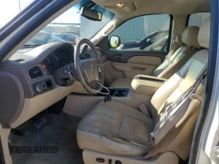 2010 GMC Sierra 1500 SLT z VIN 3GTRCWE08AG287062, wystawiony jako Copart lot #45991885 z przebiegiem 310 055 mil mil oraz Szkody całkowita. Historia ofert i sprzedaży dostępna na DreamBid. Obrazek 7.
