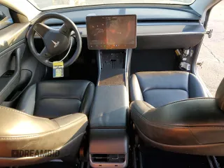 2019 Tesla Model 3 Mid Range z VIN 5YJ3E1EA8KF306096, wystawiony jako Copart lot #82712354 z przebiegiem 170 775 mil mil oraz Szkoda całkowita • Salvage title. Historia ofert i sprzedaży dostępna na DreamBid. Obrazek 8.