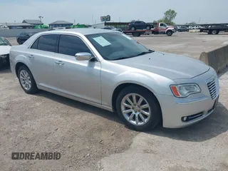 2012 Chrysler 300 Limited z VIN 2C3CCACG4CH205859, wystawiony jako IAAI lot #42049622 z przebiegiem 57 056 mil mil oraz . Historia ofert i sprzedaży dostępna na DreamBid. Obrazek 1.