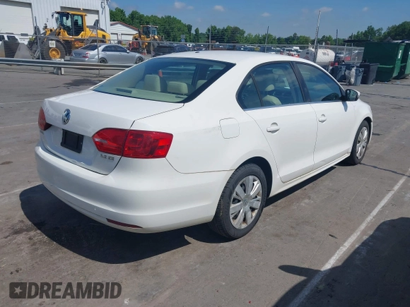 2013 Volkswagen Jetta SE с VIN 3VWDX7AJ7DM434235, выставлен на аукционе IAAI как лот 42292730 с пробегом 166 353 миль миль и . История ставок и продаж доступна на DreamBid. Изображение 4.
