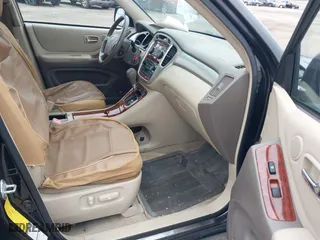 2004 Toyota Highlander with VIN JTEEP21A840034421, listed as a IAAI auction lot 42070644 with 246,243 mi miles. Bid and sale history available at carsss.com. Image 5.