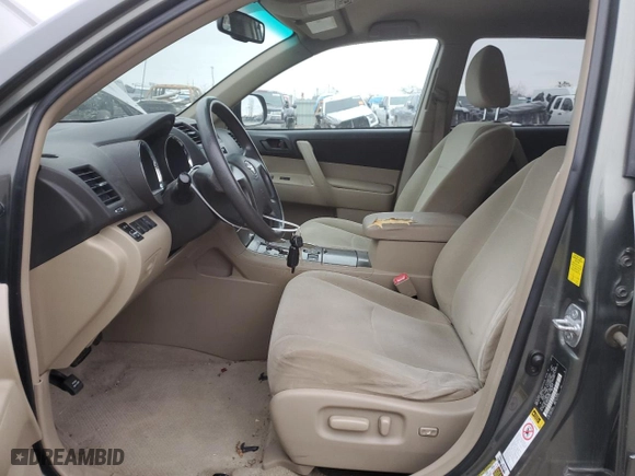 2010 Toyota Highlander with VIN 5TDBK3EH5AS019032, listed as a Copart auction lot 43662885 with 165,880 mi miles and Salvage Title. Bid and sale history available at carsss.com. Image 7.