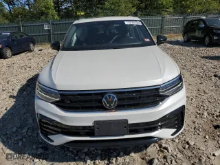 2023 Volkswagen Tiguan SE R-Line Black with VIN 3VV8B7AXXPM134962, listed as a Copart auction lot 70761024 with 17,783 mi miles and Salvage Title. Bid and sale history available at carsss.com. Image 5.