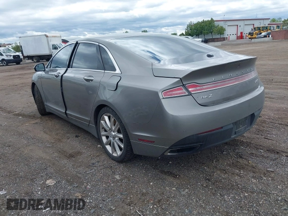 2015 Lincoln MKZ z VIN 3LN6L2J99FR604385, wystawiony jako IAAI lot #42332078 z przebiegiem 116 862 mil mil oraz . Historia ofert i sprzedaży dostępna na DreamBid. Obrazek 3.