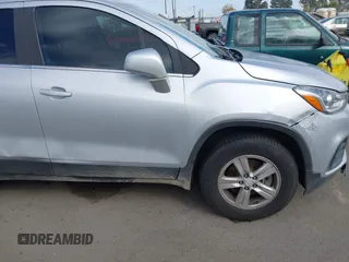 2017 Chevrolet Trax LT z VIN 3GNCJPSB8HL233373, wystawiony jako IAAI lot #40833250 z przebiegiem 117 569 mil mil oraz . Historia ofert i sprzedaży dostępna na DreamBid. Obrazek 17.