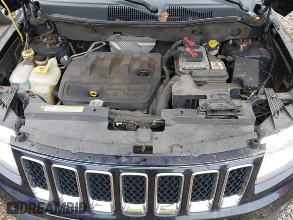 2011 Jeep Compass Latitude with VIN 1J4NT1FB8BD194438, listed as a IAAI auction lot 42130688 with 186,257 mi miles. Bid and sale history available at carsss.com. Image 10.