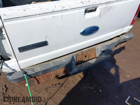 2008 Ford Ranger XL z VIN 1FTYR10D18PA71955, wystawiony jako IAAI lot #41704181 z przebiegiem 98 934 mil mil oraz . Historia ofert i sprzedaży dostępna na DreamBid. Obrazek 6.