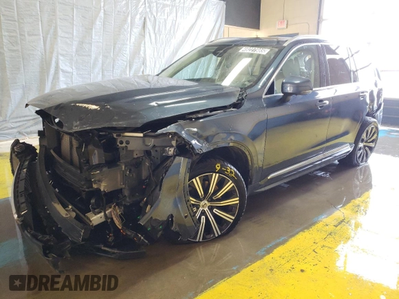 2023 Volvo XC90 Plus with VIN YV4062PN7P1993333, listed as a Copart auction lot 49227985 with 40,711 mi miles and Salvage Title. Bid and sale history available at carsss.com. Image 1.