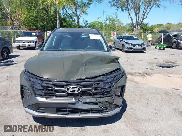 2025 Hyundai Tucson SEL Convenience with VIN 5NMJC3DE6SH460804, listed as a IAAI auction lot 41770219 with 3,847 mi miles. Bid and sale history available at carsss.com. Image 13.