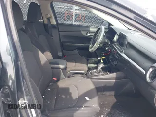 2019 Kia Forte LXS with VIN 3KPF24AD1KE075720, listed as a IAAI auction lot 41601639 with 94,518 mi miles. Bid and sale history available at carsss.com. Image 5.