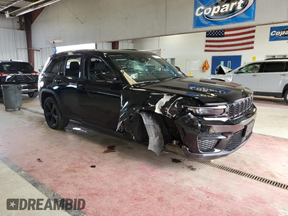 2023 Jeep Grand Cherokee Altitude with VIN 1C4RJHAG6PC516984, listed as a Copart auction lot 55919125 with 26,162 mi miles and Salvage title. Bid and sale history available at DreamBid. Image 4.