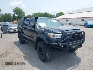 2018 Toyota Tacoma SR with VIN 3TMCZ5AN4JM154350, listed as a IAAI auction lot 39914800 with 79,003 mi miles. Bid and sale history available at carsss.com. Image 1.